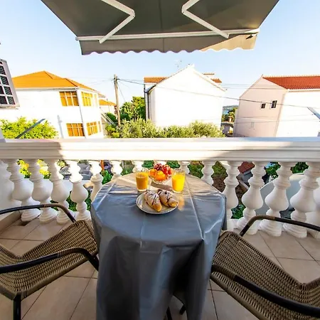 Apartments Curic Trogir Exterior photo