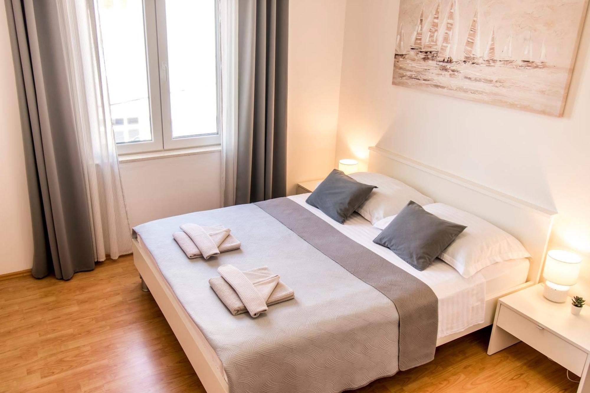 Curic Apartment *