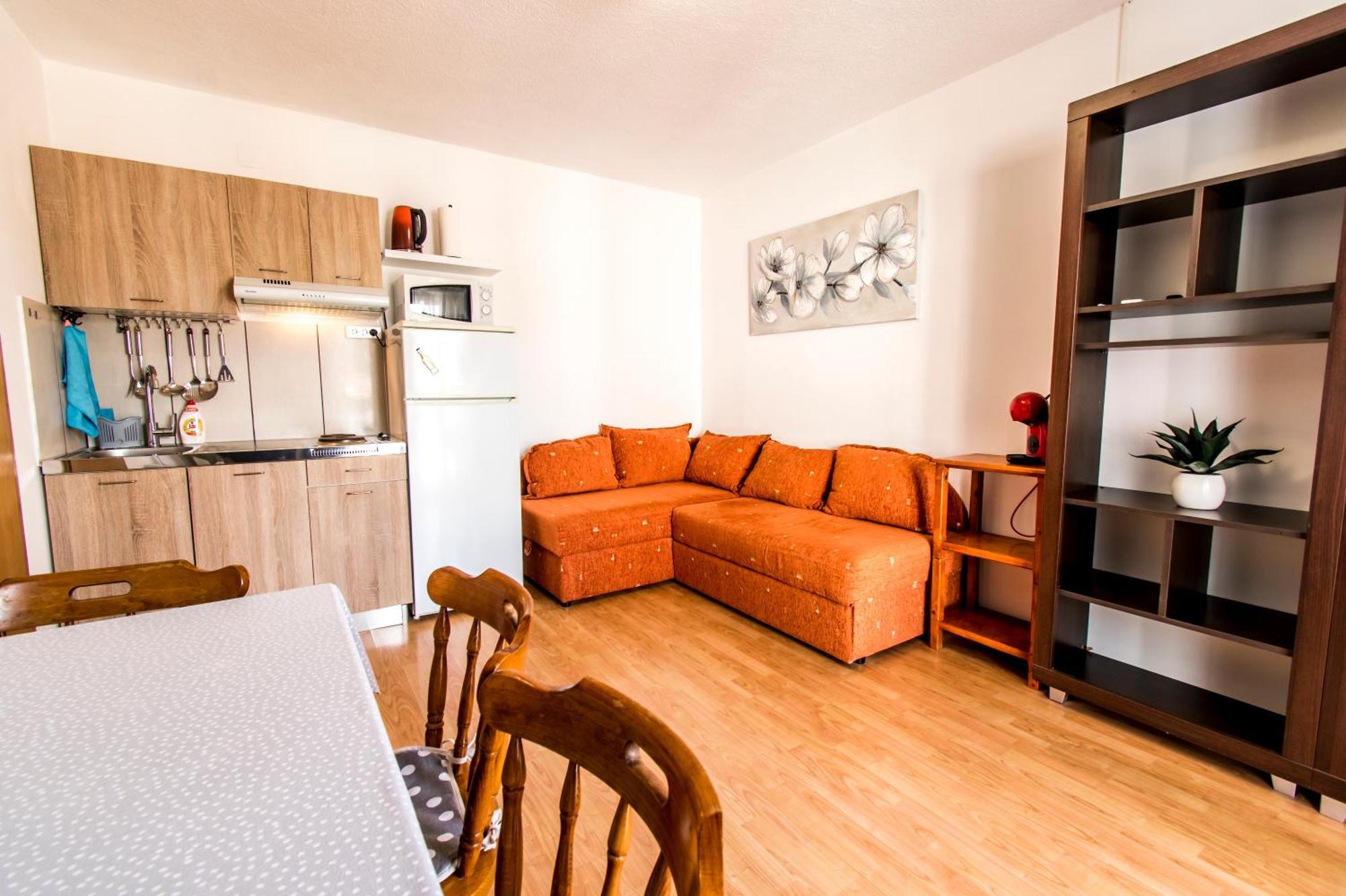 Curic Apartment *